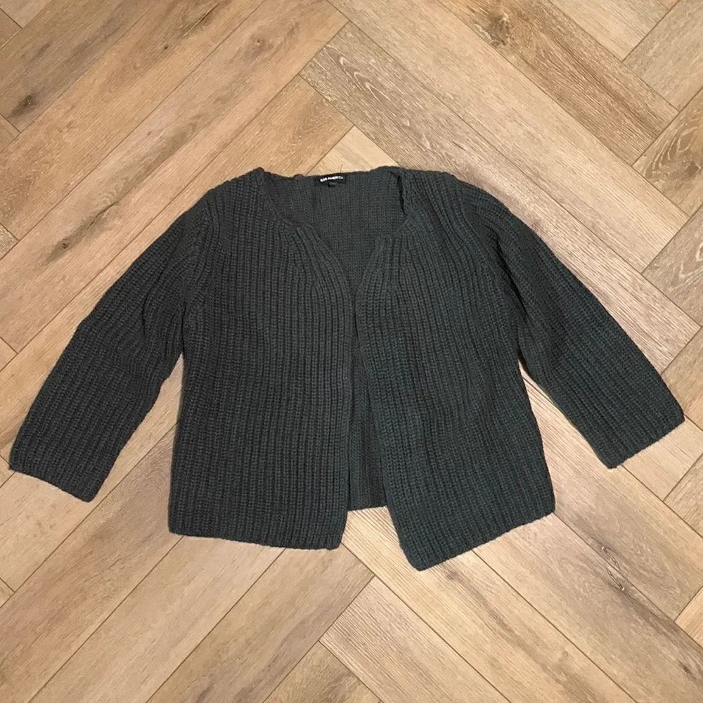 525 America Cropped Style Knit Cardigan